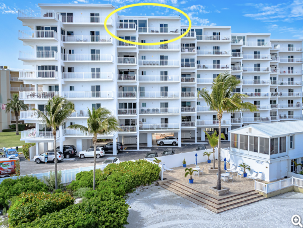 Beachfront Two Bedroom Vacation Rental in Siesta Key